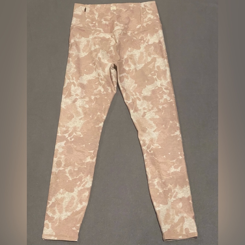 Vuori floral leggings women’s‎ size small NWOT pink/cream